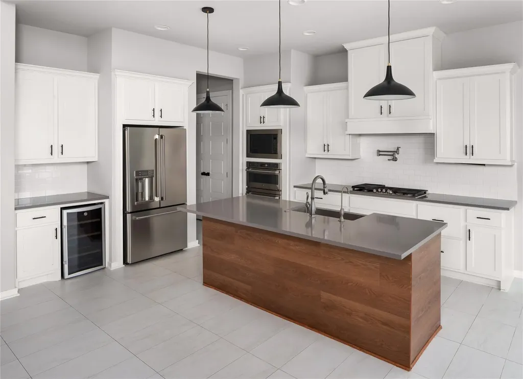 595 Dayridge Drive Dripping Springs TX 78620