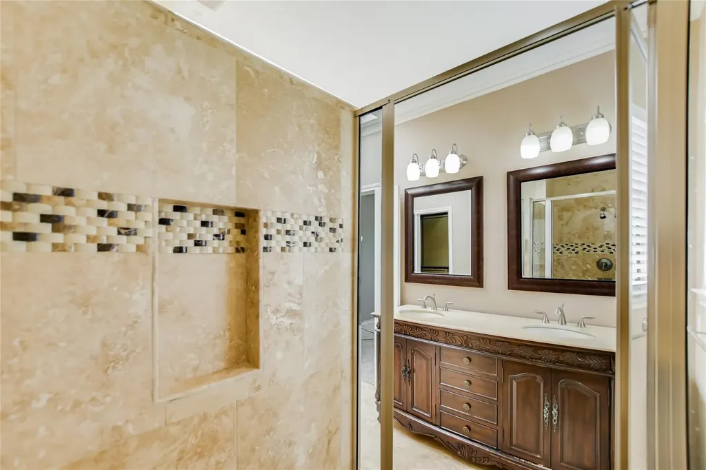 2104 Chipshot Court Spicewood TX 78669