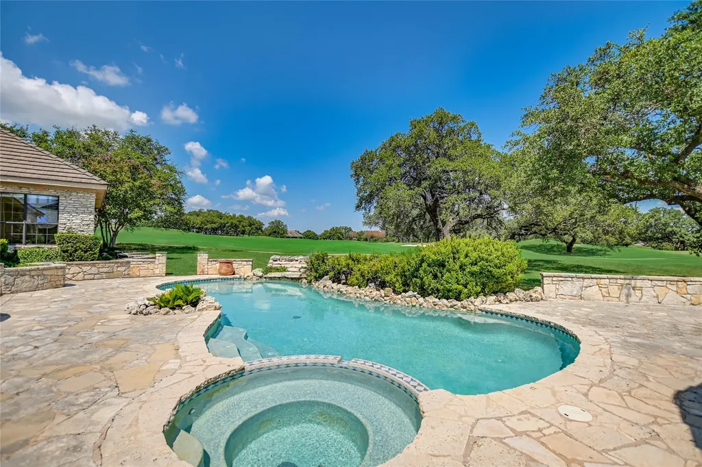 2104 Chipshot Court Spicewood TX 78669