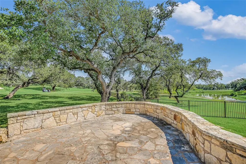 2104 Chipshot Court Spicewood TX 78669