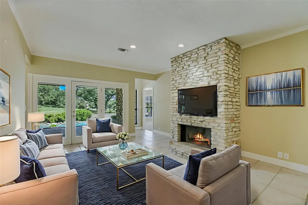 2104 Chipshot Court Spicewood TX 78669