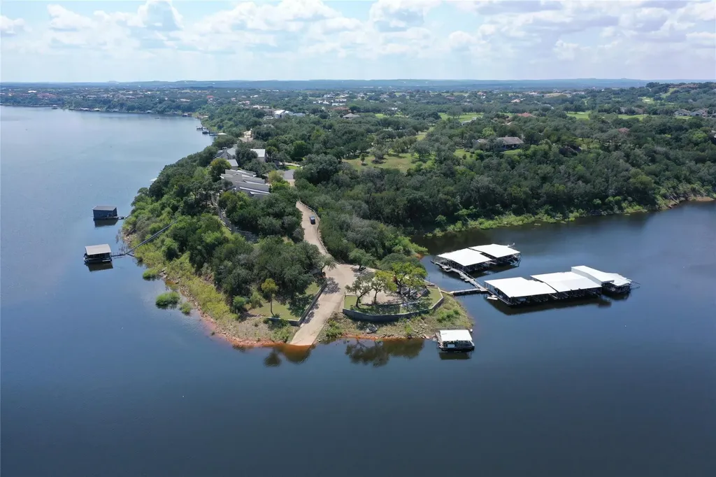 2104 Chipshot Court Spicewood TX 78669