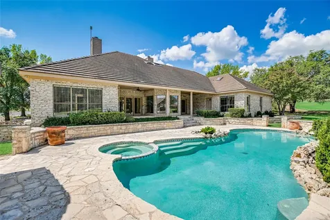 2104 Chipshot Court Spicewood TX 78669