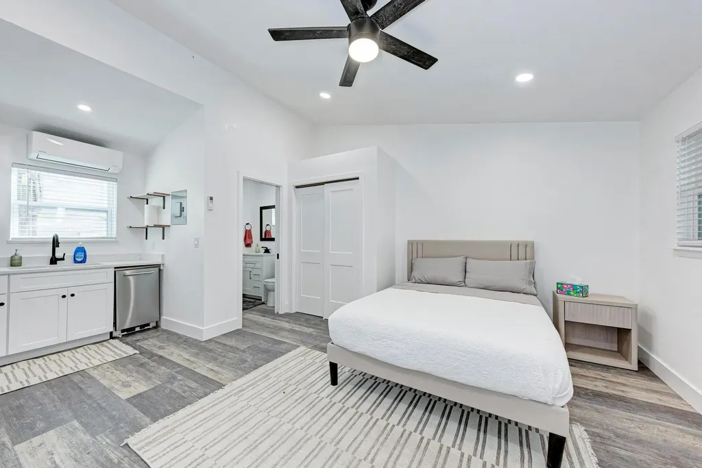 2302 Leon Street Austin TX 78705