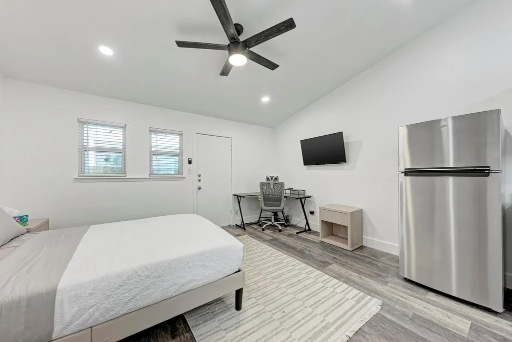 2302 Leon Street Austin TX 78705