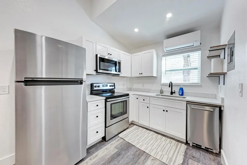 2302 Leon Street Austin TX 78705