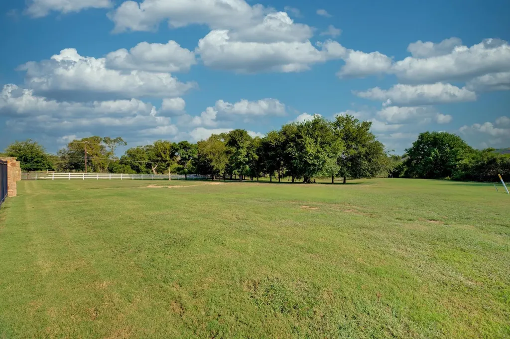 10209 Crescendo Lane Austin TX 78747