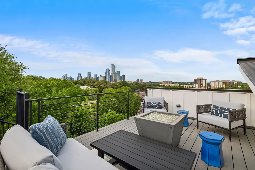 1407 Parkinson Drive Austin TX 78704