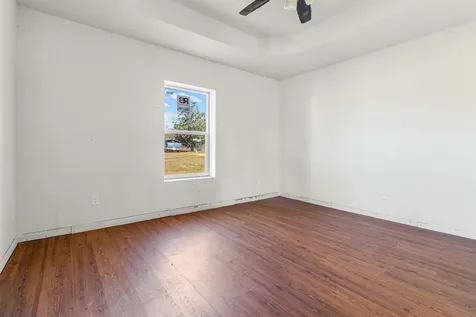 222 Pope Bend N Cedar Creek TX 78612
