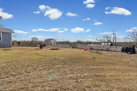 222 Pope Bend N Cedar Creek TX 78612