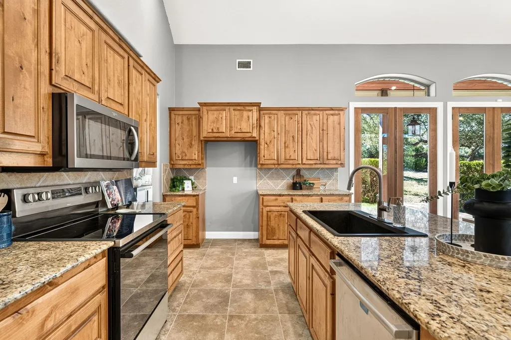 31887 Mirela Ann Lane Dripping Springs TX 78620