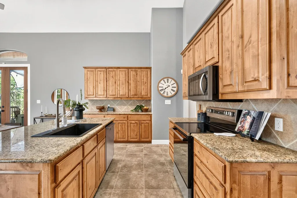31887 Mirela Ann Lane Dripping Springs TX 78620