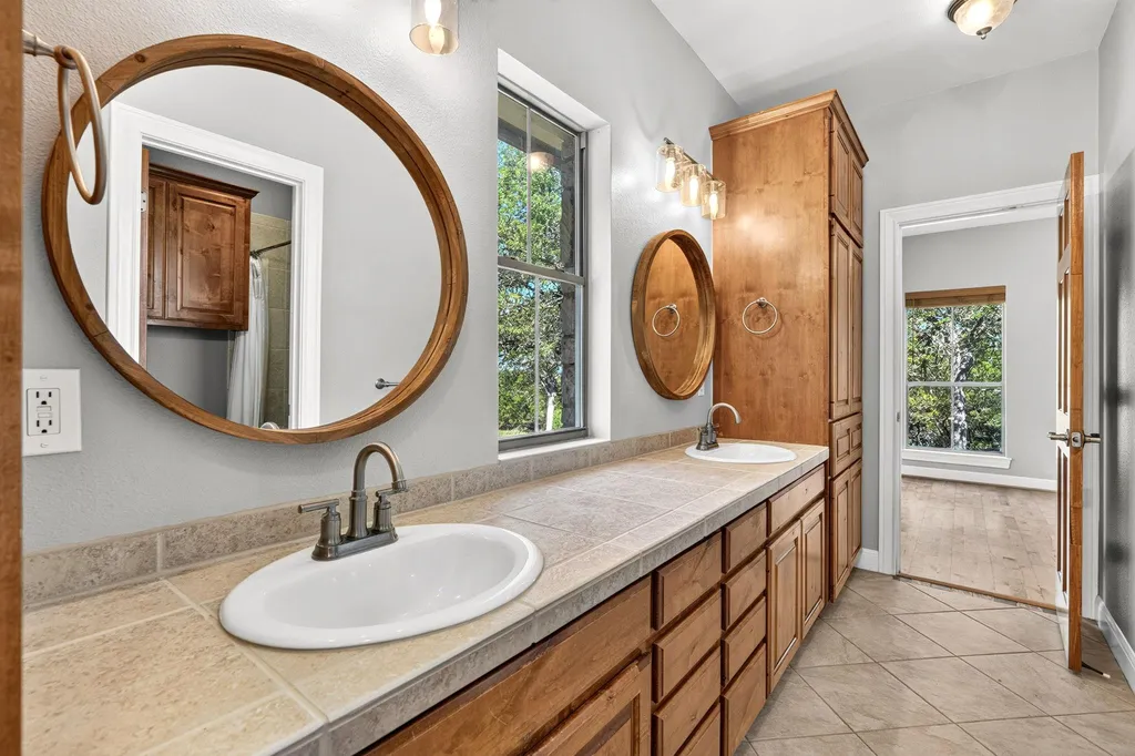 31887 Mirela Ann Lane Dripping Springs TX 78620