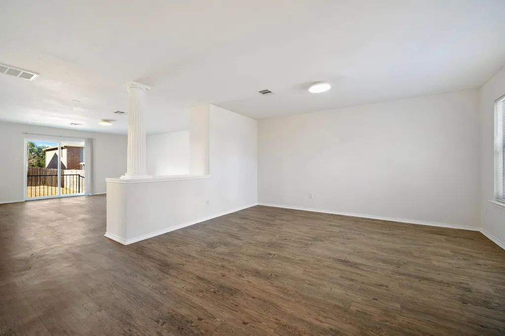 11112 Chatam Berry Lane Austin TX 78748