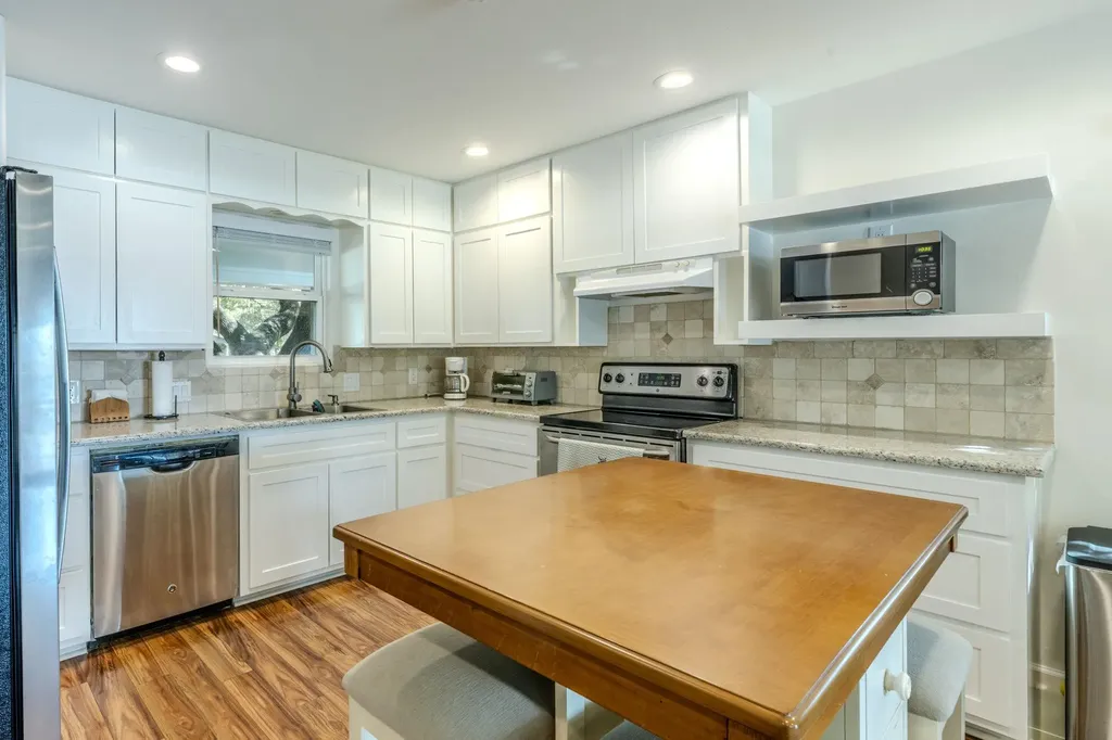 410 Robinhood Lane Granite Shoals TX 78654