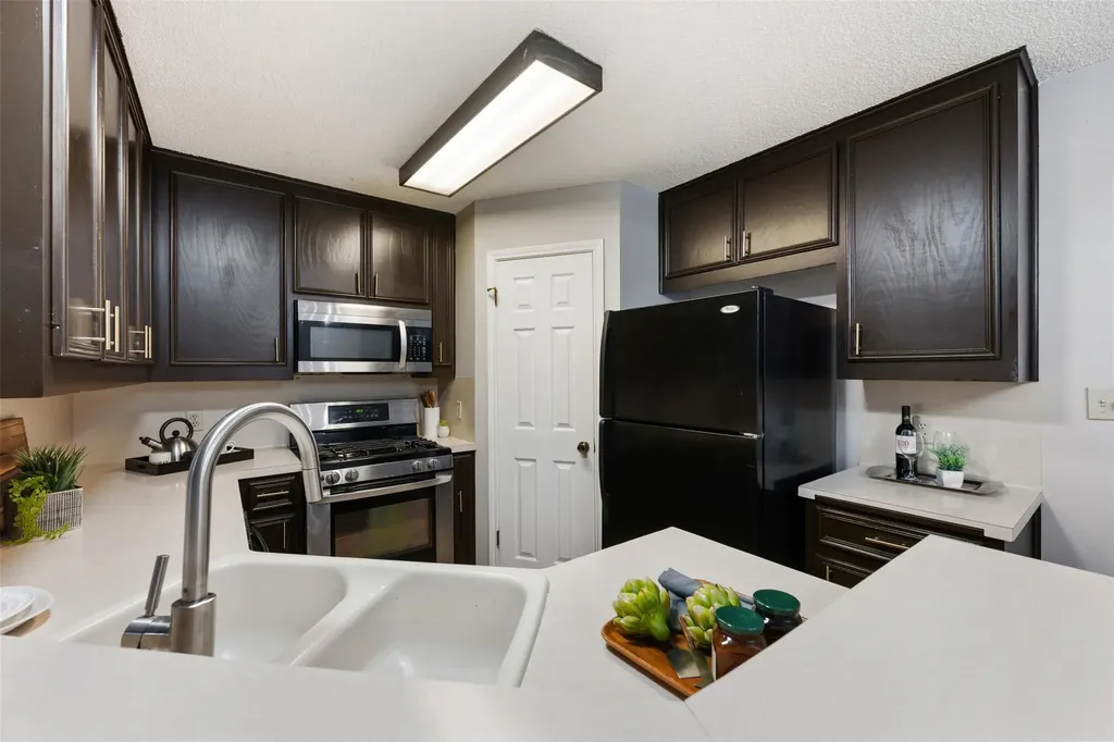2306 Alimony Cove Austin TX 78727