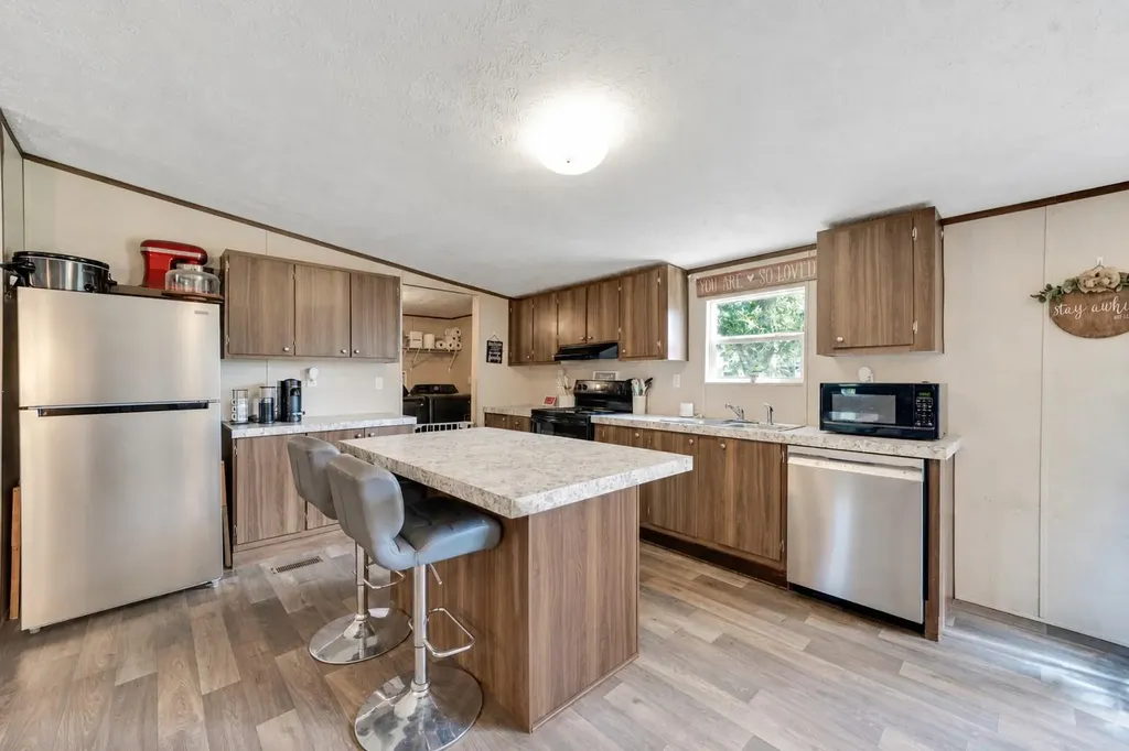 2755 Washburn Road Luling TX 78648