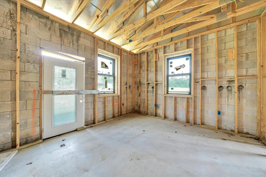 2755 Washburn Road Luling TX 78648