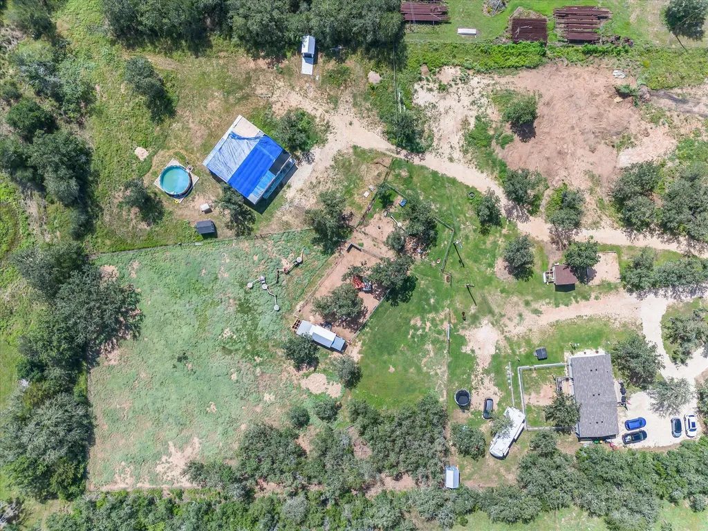 2755 Washburn Road Luling TX 78648