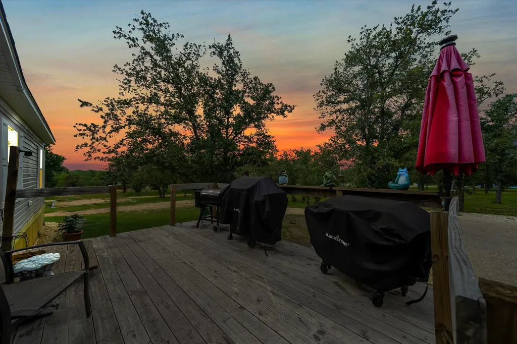 2755 Washburn Road Luling TX 78648