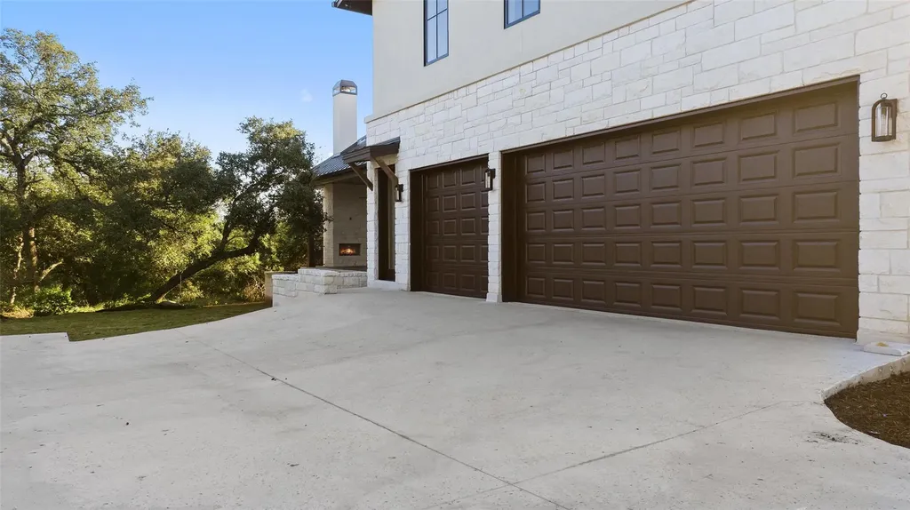 2401 Sailboat Pass Spicewood TX 78669