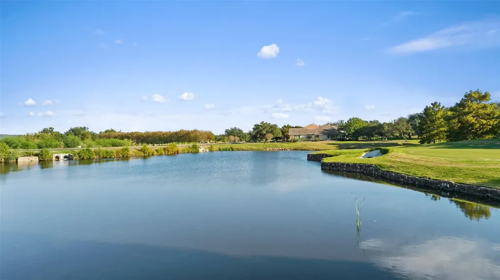 2401 Sailboat Pass Spicewood TX 78669