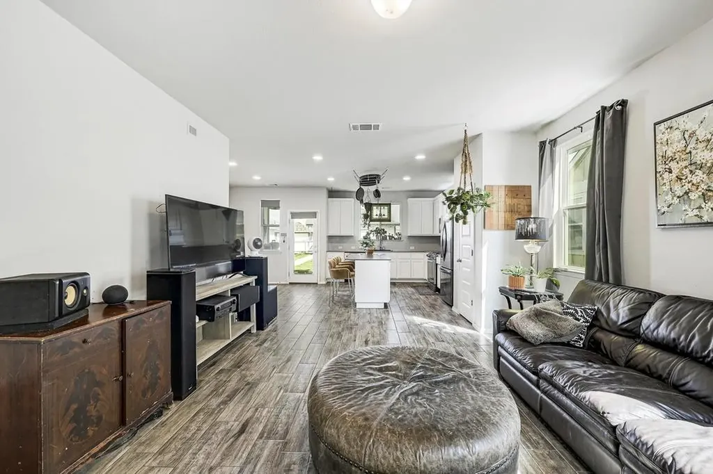 141 Fabion Street Kyle TX 78640
