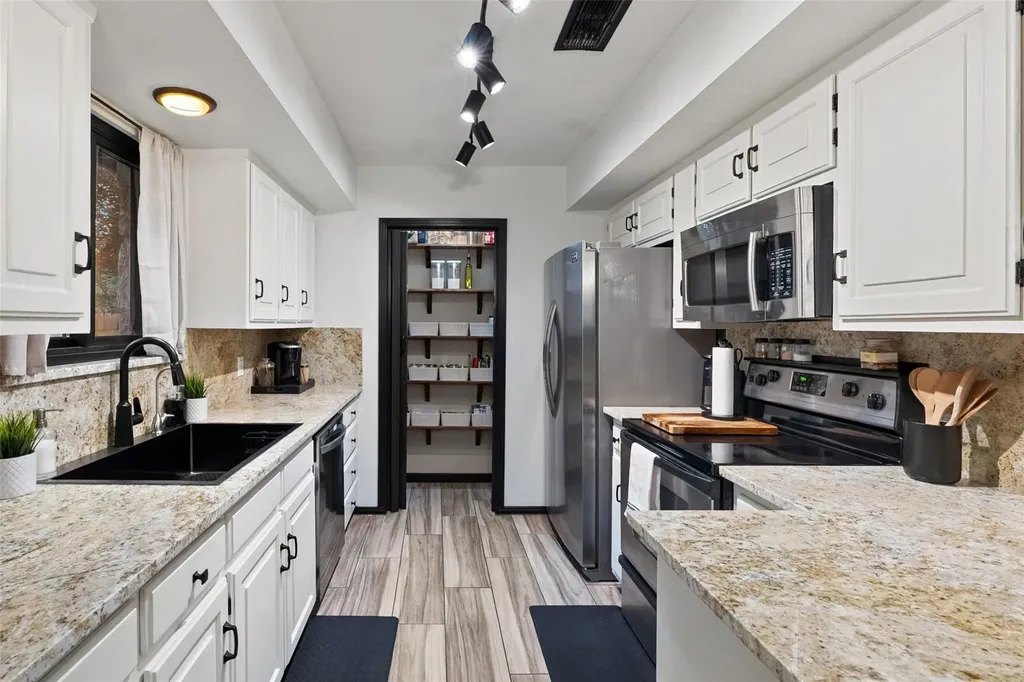 1705 Wild Horse Lane Round Rock TX 78681