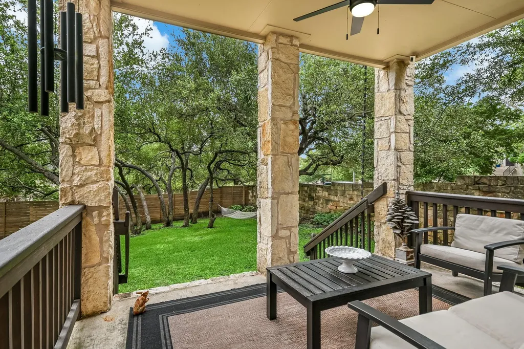 5821 Kempson Drive Austin TX 78735