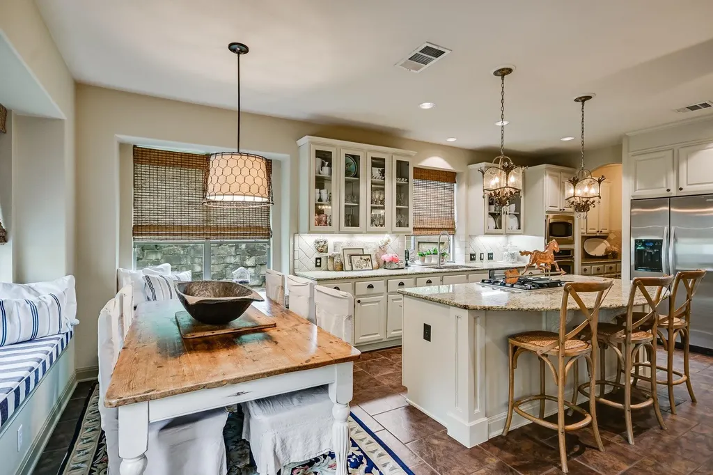 5821 Kempson Drive Austin TX 78735