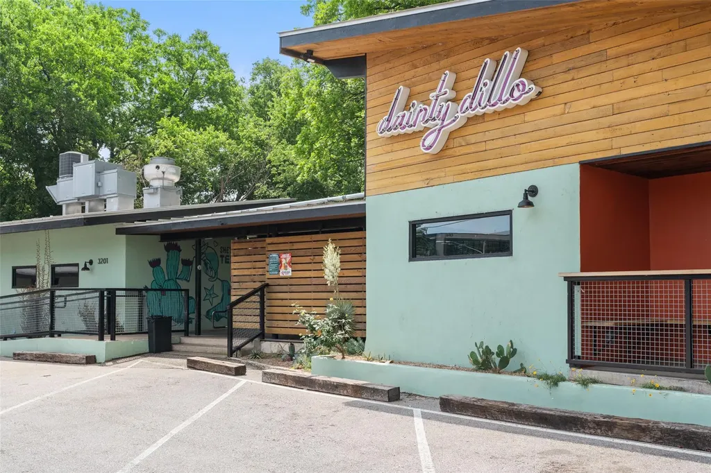 2202 Santa Rita Street Austin TX 78702