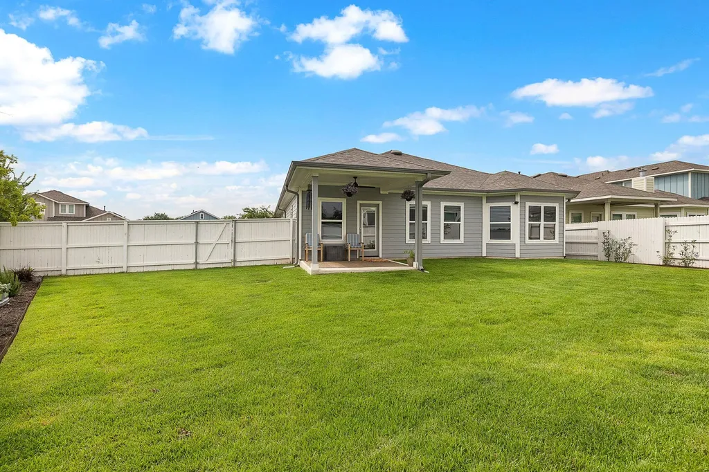 234 Appleberry Lane Elgin TX 78621
