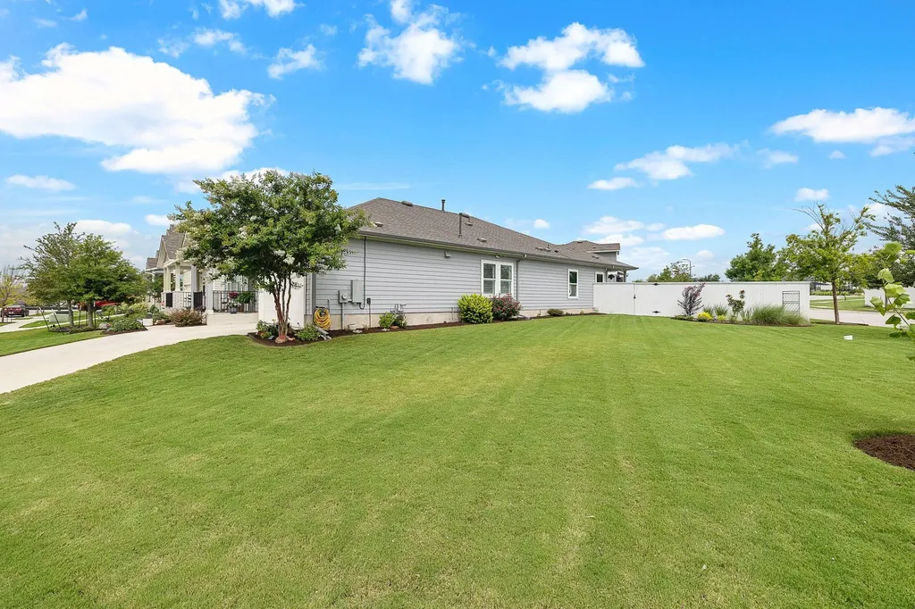 234 Appleberry Lane Elgin TX 78621