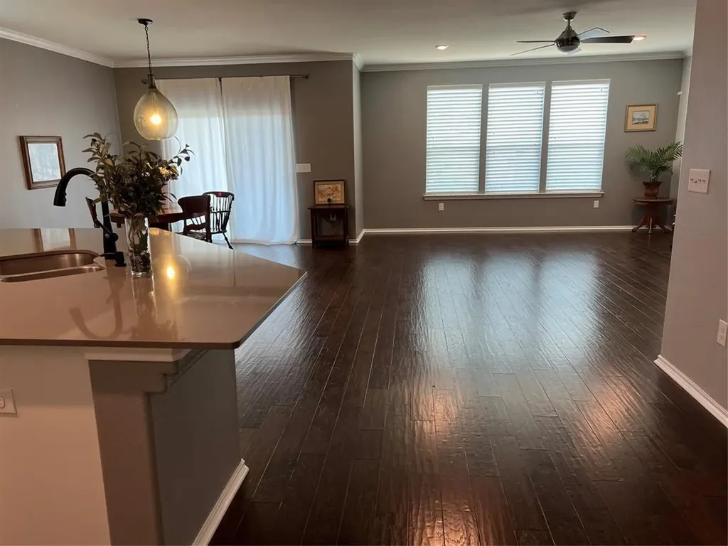 7117 Ondantra Bend Austin TX 78744