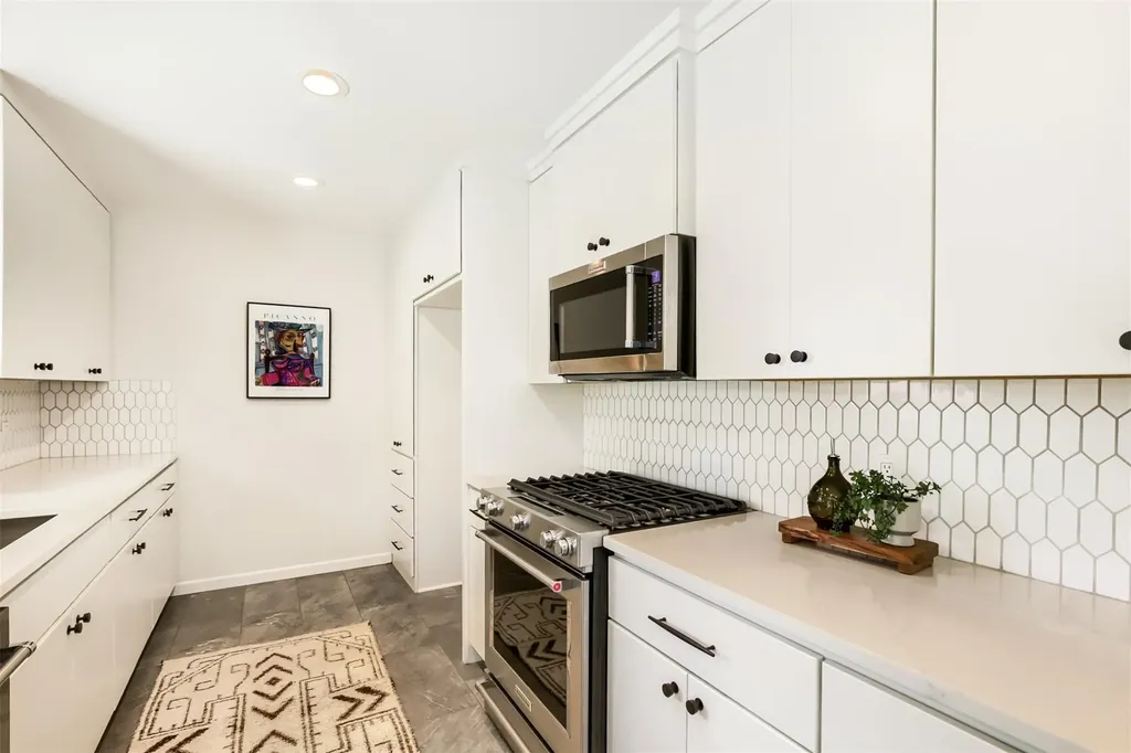 2013 Southern Oaks Drive Austin TX 78745