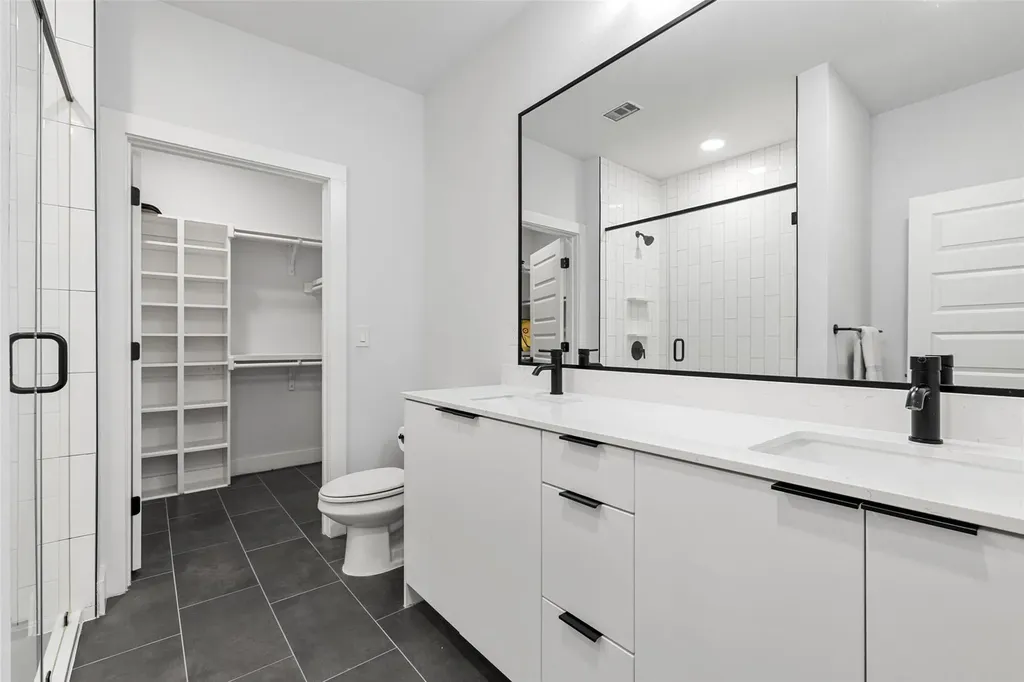 2500 Longview Street Austin TX 78705