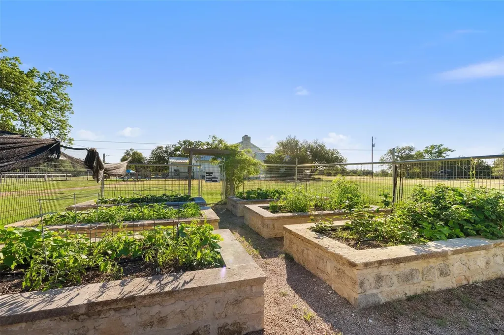 3870B Creek Road Dripping Springs TX 78620