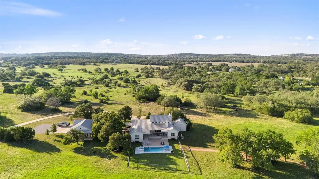 3870B Creek Road Dripping Springs TX 78620