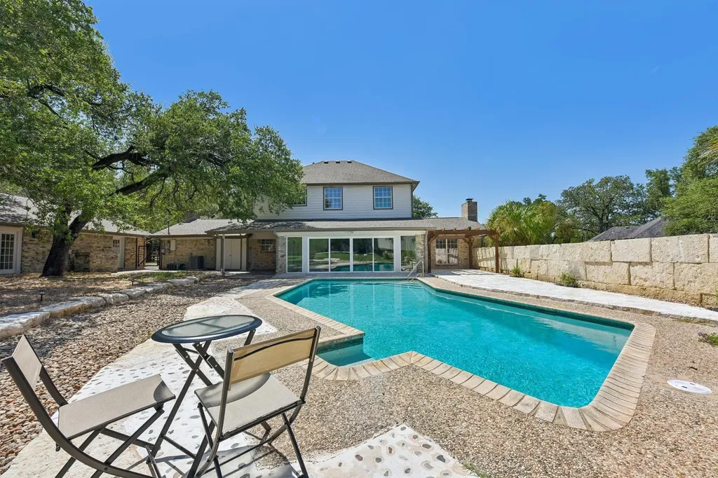 1915 Oak Forest Drive Round Rock TX 78681