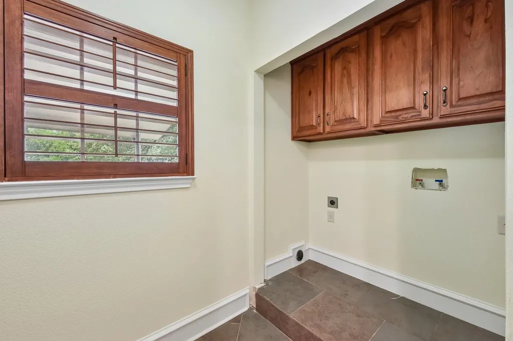 1915 Oak Forest Drive Round Rock TX 78681