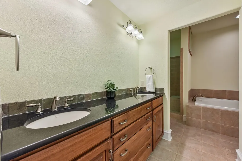 1915 Oak Forest Drive Round Rock TX 78681