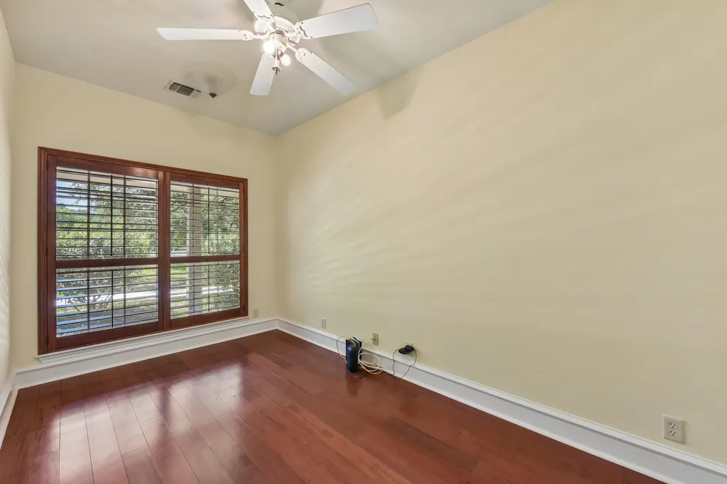 1915 Oak Forest Drive Round Rock TX 78681