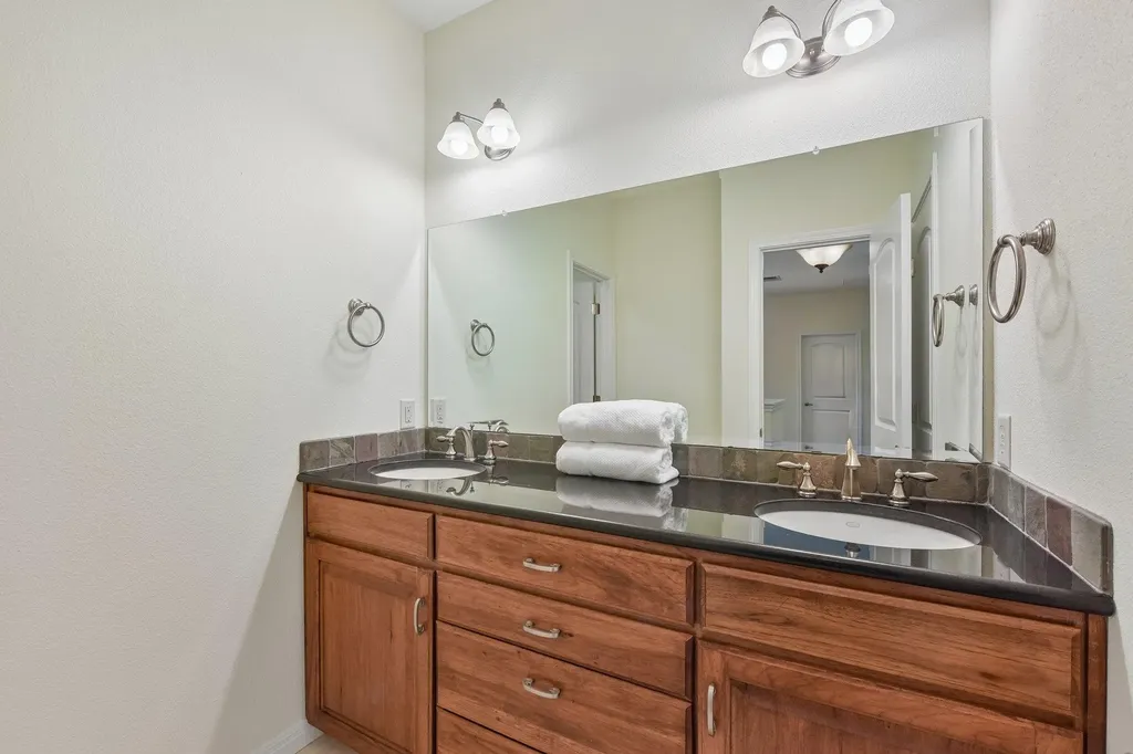 1915 Oak Forest Drive Round Rock TX 78681