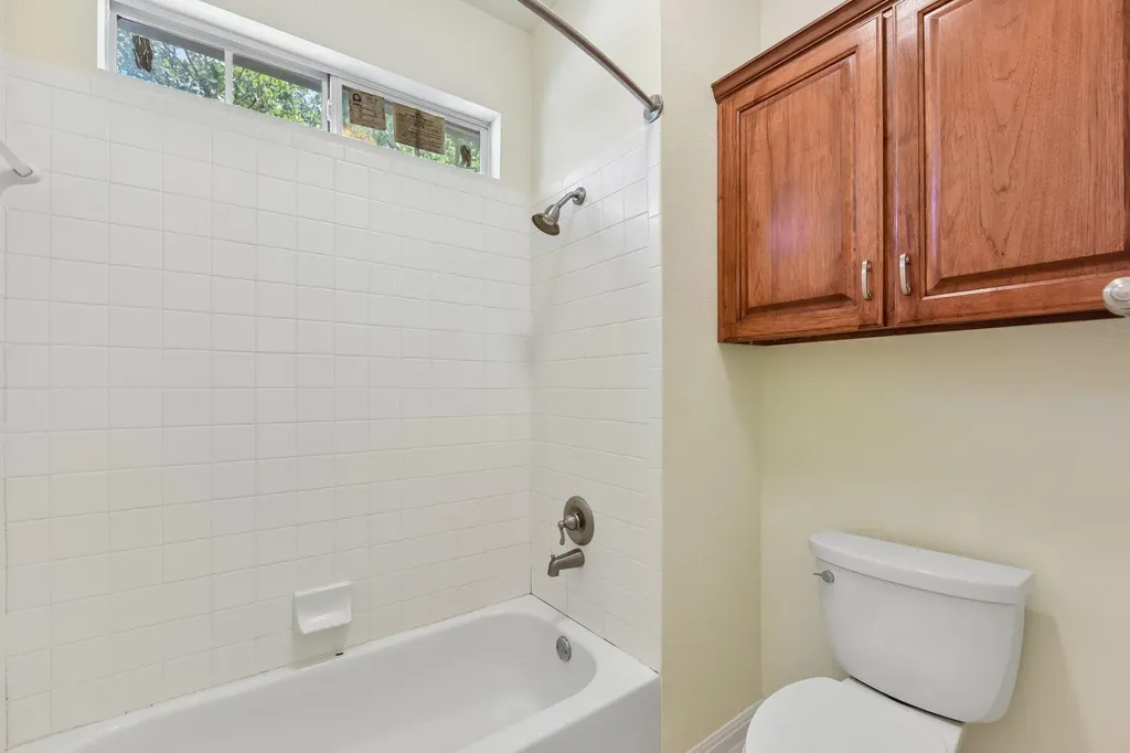 1915 Oak Forest Drive Round Rock TX 78681
