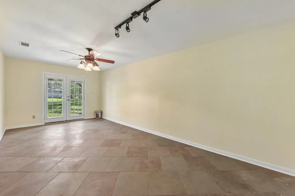 1915 Oak Forest Drive Round Rock TX 78681