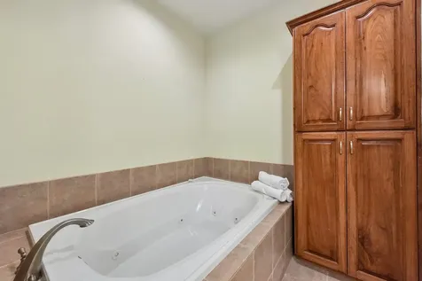 1915 Oak Forest Drive Round Rock TX 78681