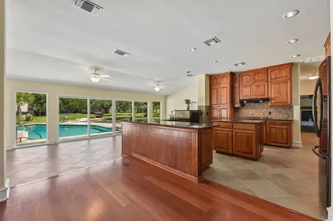 1915 Oak Forest Drive Round Rock TX 78681