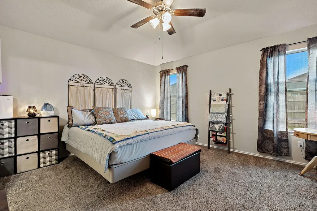 125 Beth Ann Loop Taylor TX 76574