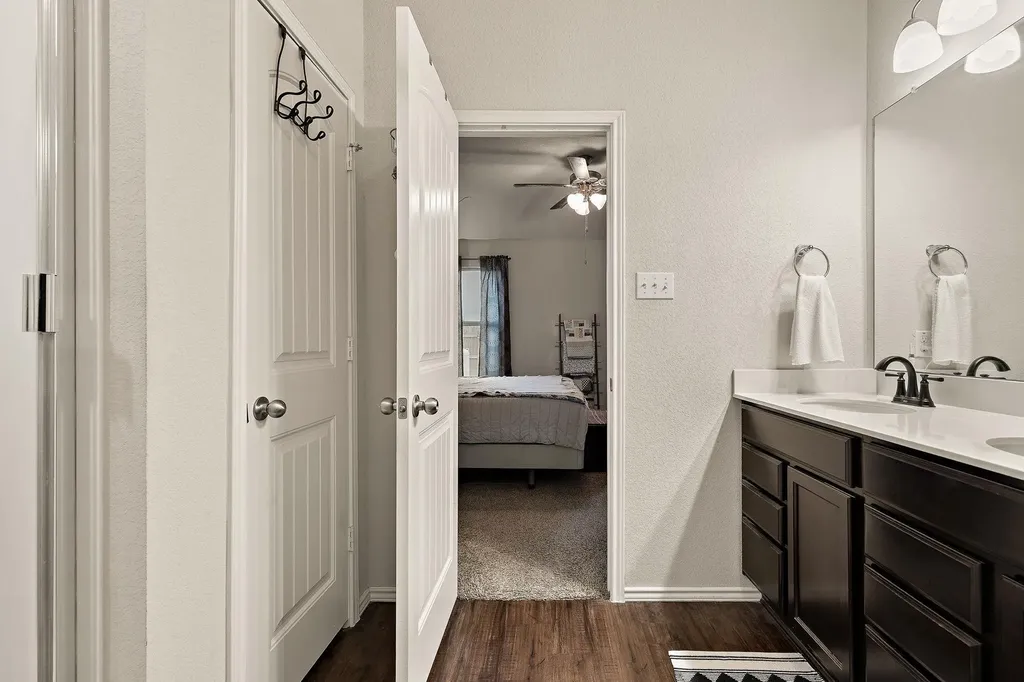 125 Beth Ann Loop Taylor TX 76574