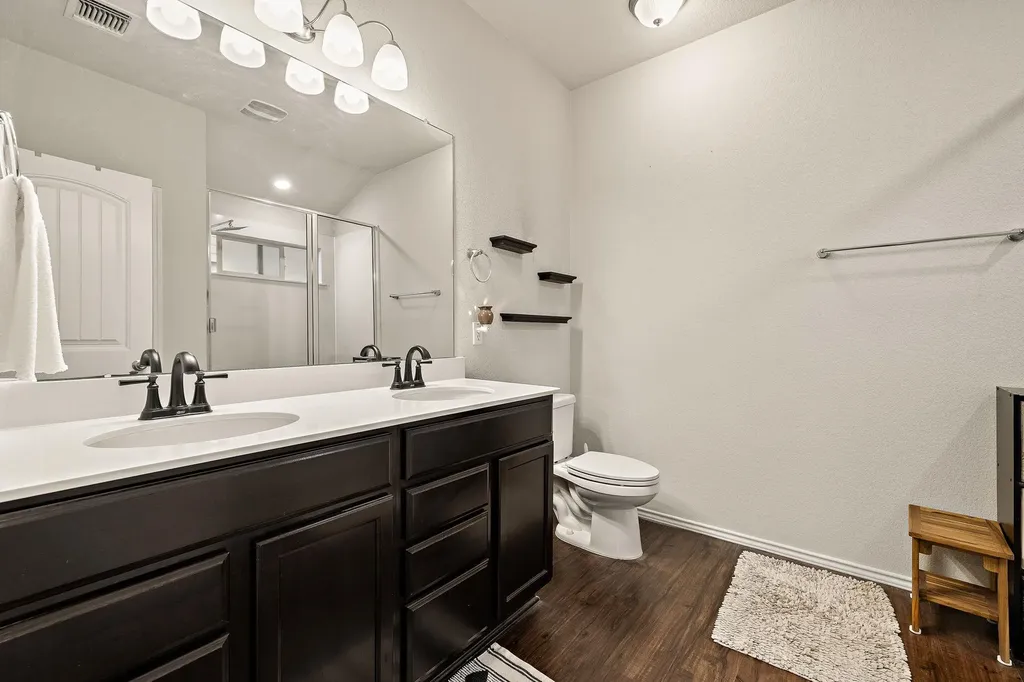 125 Beth Ann Loop Taylor TX 76574